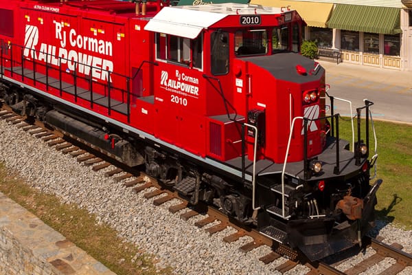 RJ Corman safety rail access train